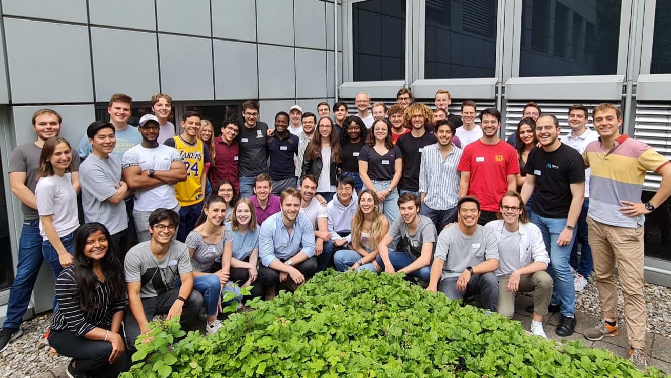 TUM.ai members collaborating